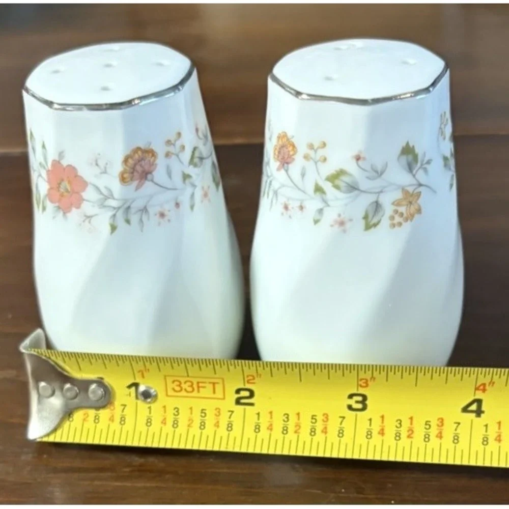 Sheffield Bouquet BQT-11 Salt Pepper Shakers Porcelain Japan Floral 3 1/8